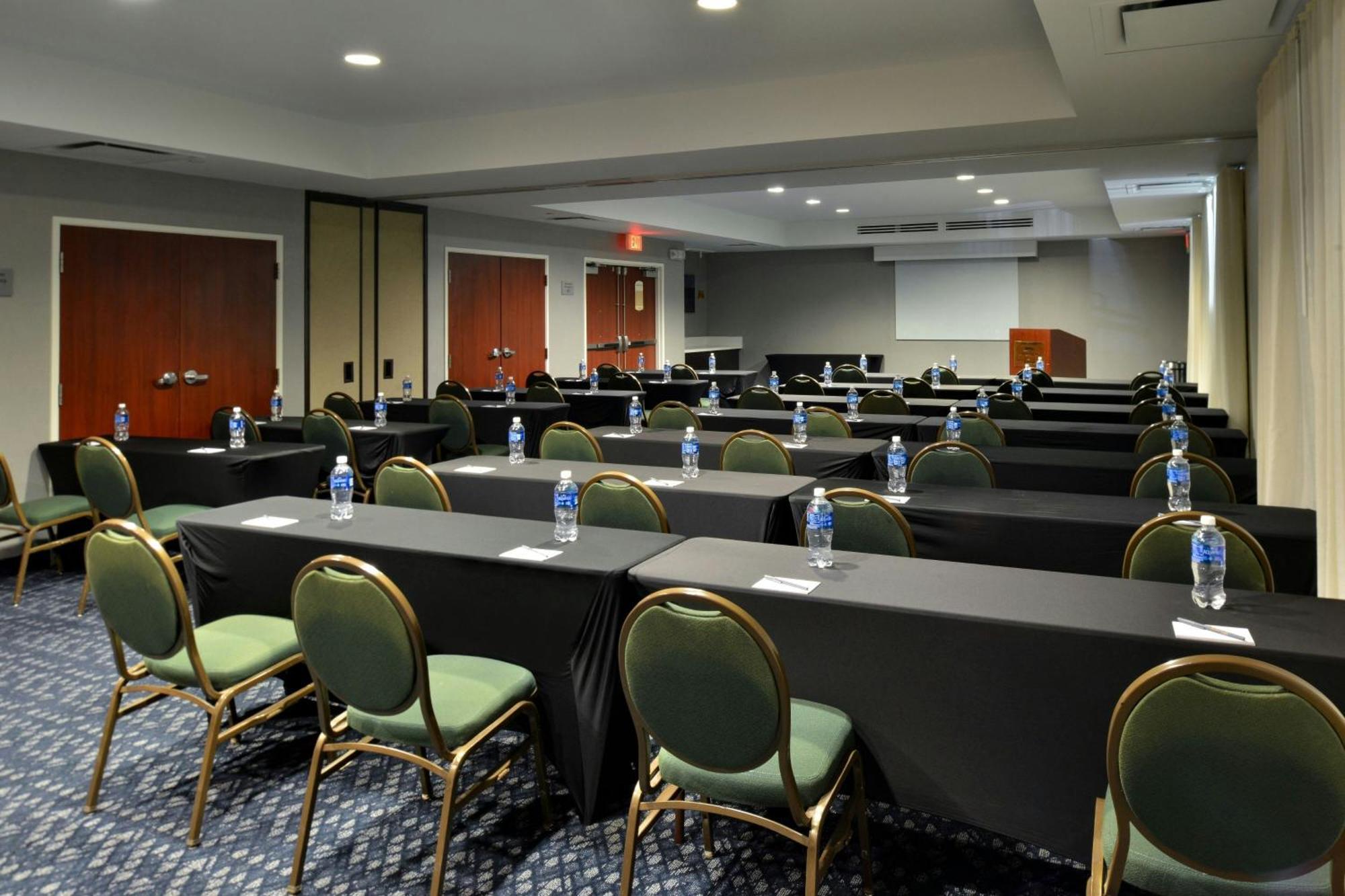 Courtyard By Marriott Harrisburg Hershey Esterno foto