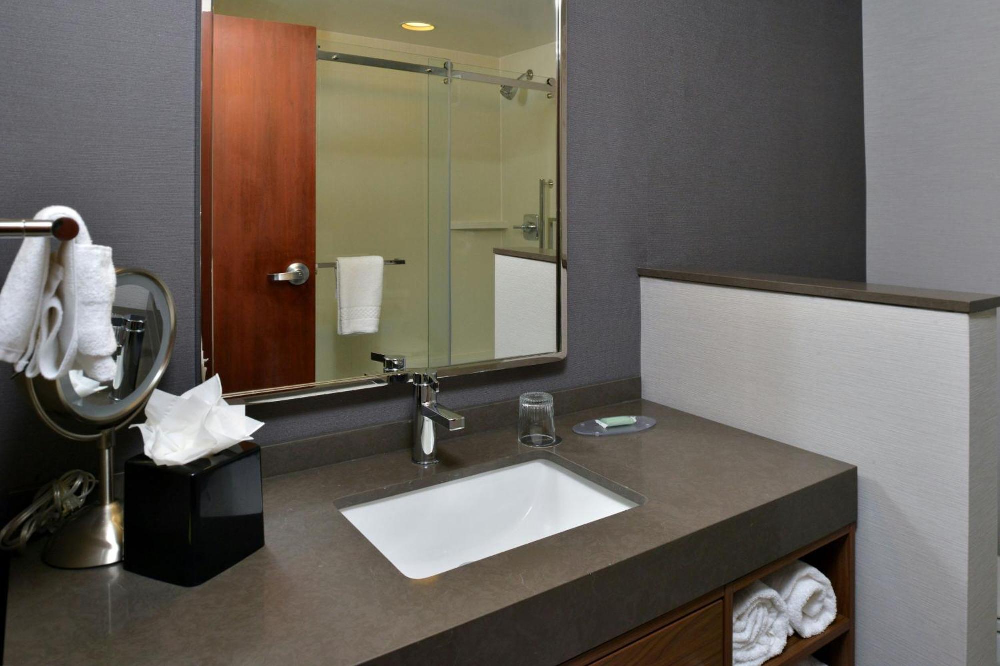 Courtyard By Marriott Harrisburg Hershey Esterno foto